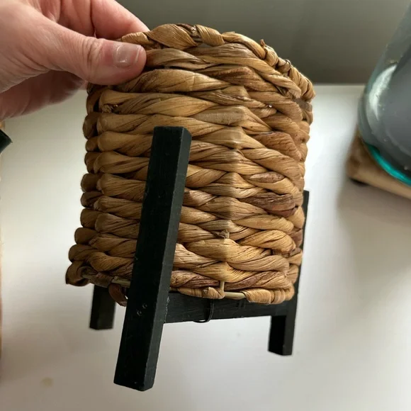 Small Rattan Basket Stand • Trinket Basket • Mini Plant Stand - Picture 4 of 7